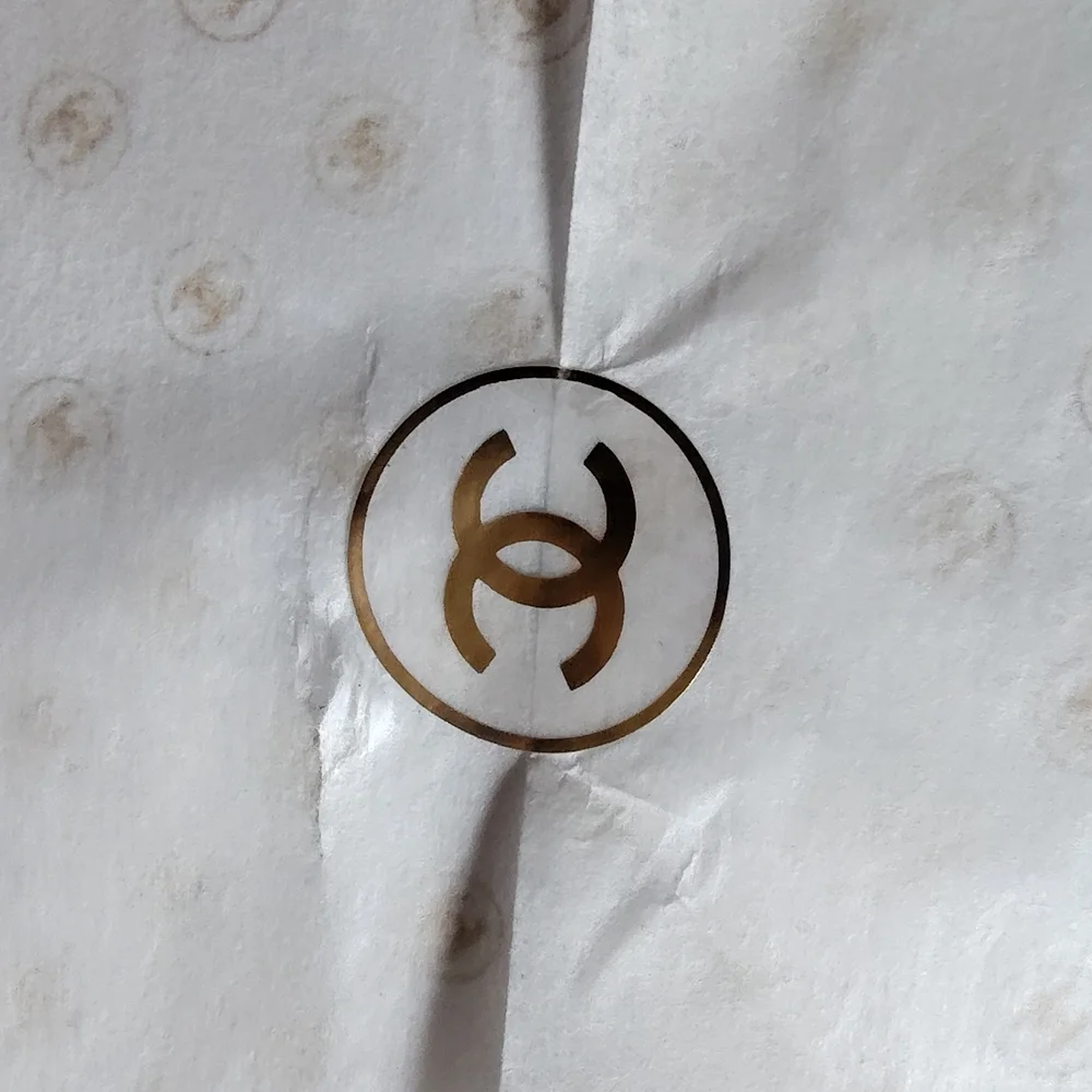 CHANEL Boutique Sticky Note Block Heavy Gold Base Luxury Desk Paper NIB